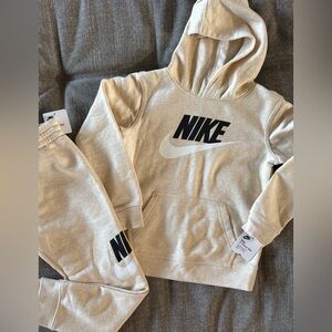 Nike Little Boys Long Sleeve Club Fleece Hoodie and Jogger Pants Set—Size 7